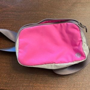 Lulu lemon belt bag